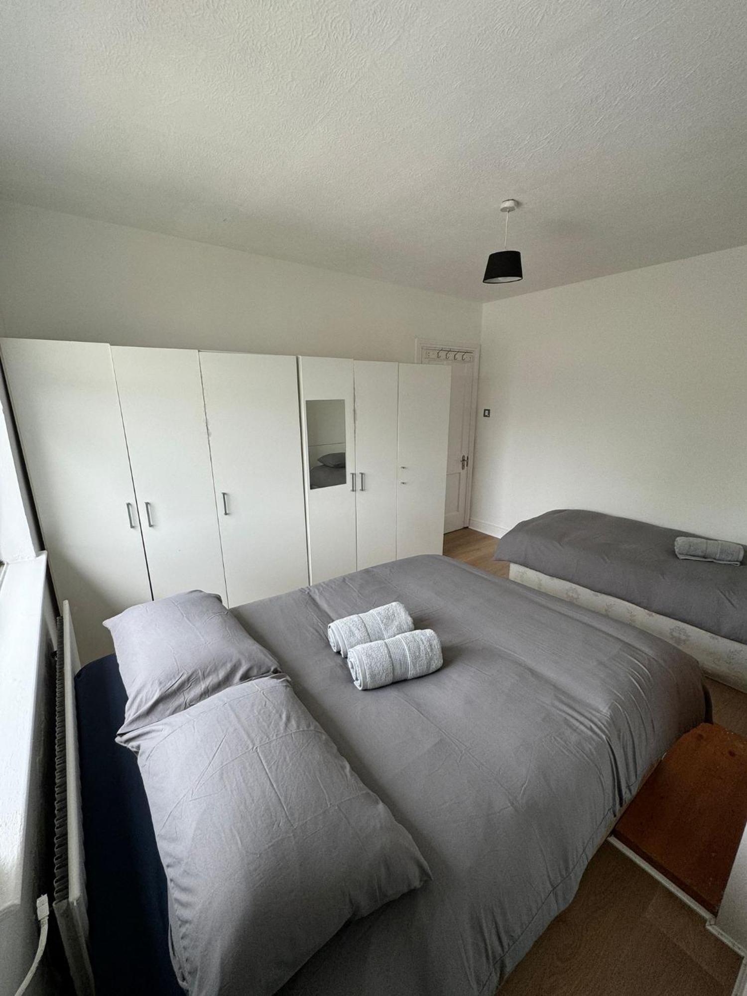 Nice Triple Room At 2 Iveragh Rd-7 Dublin Exterior photo